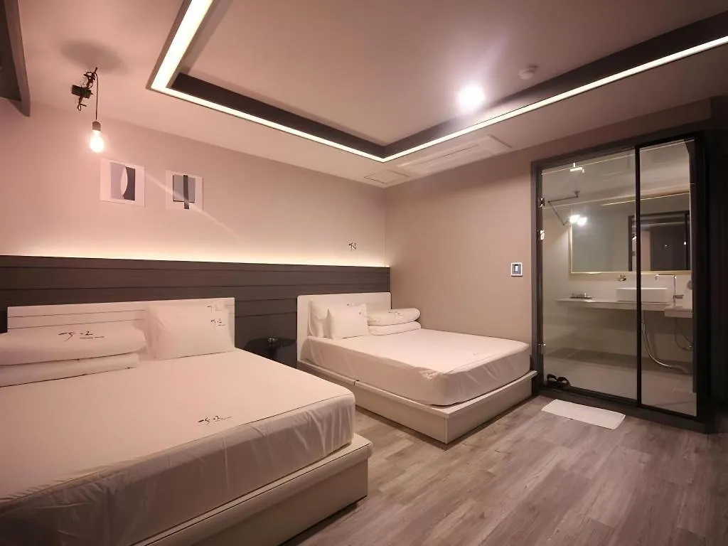 Ga-In Hotel Songjung Busan 2*,