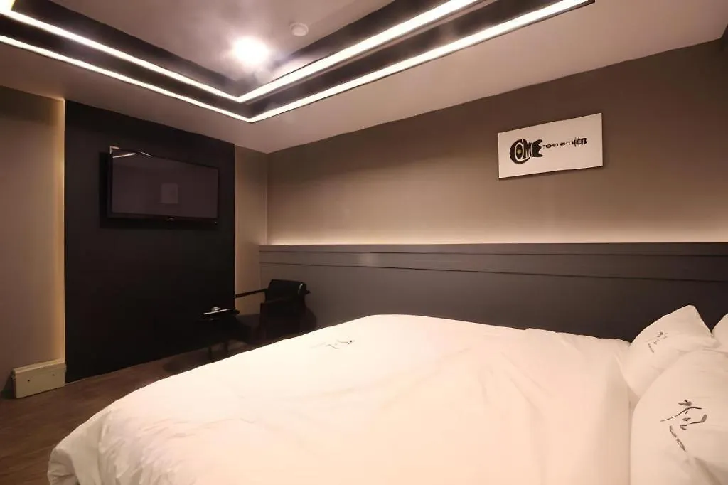 Ga-In Hotel Songjung Busan Motell